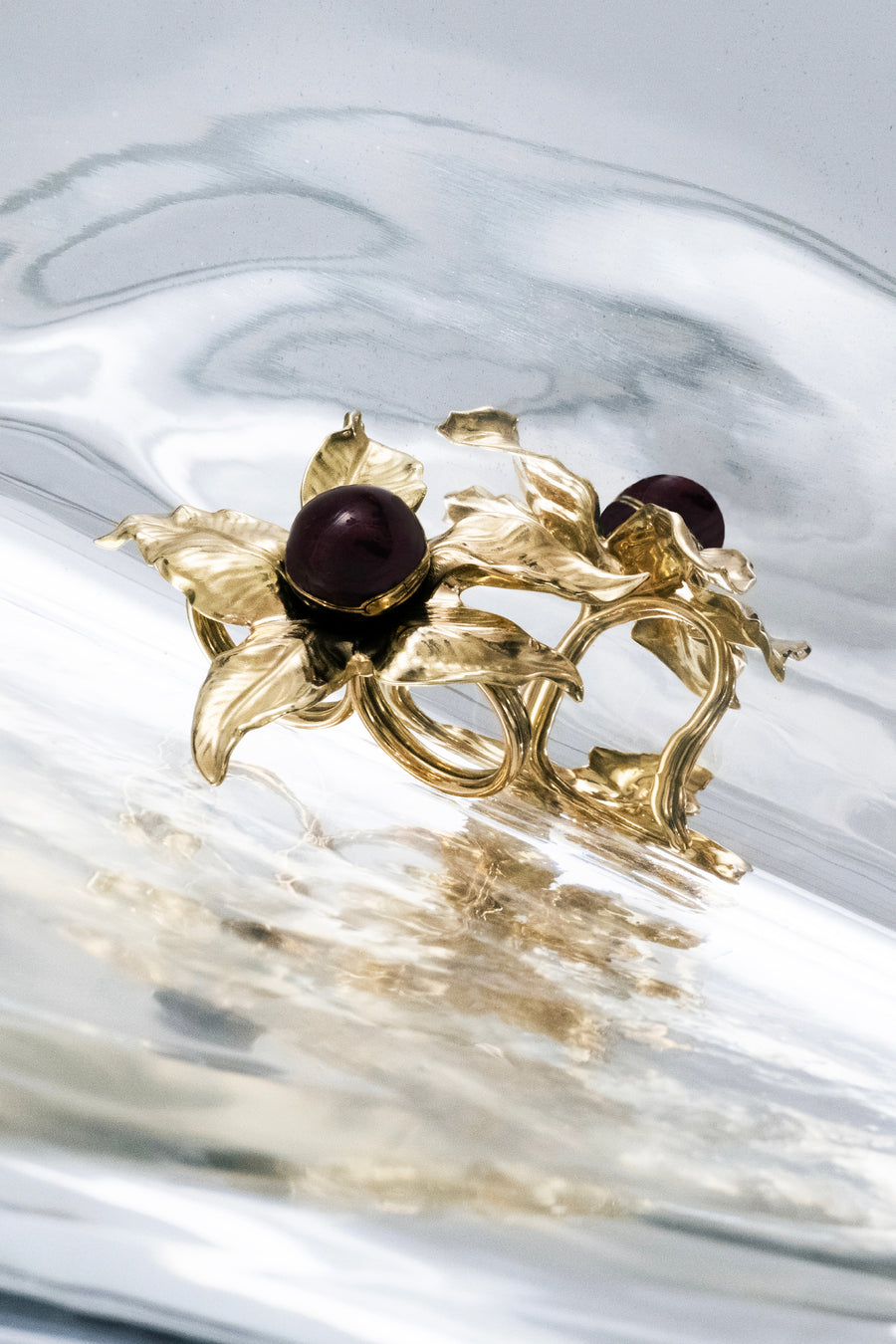 SPACE FOR A SECRET RING