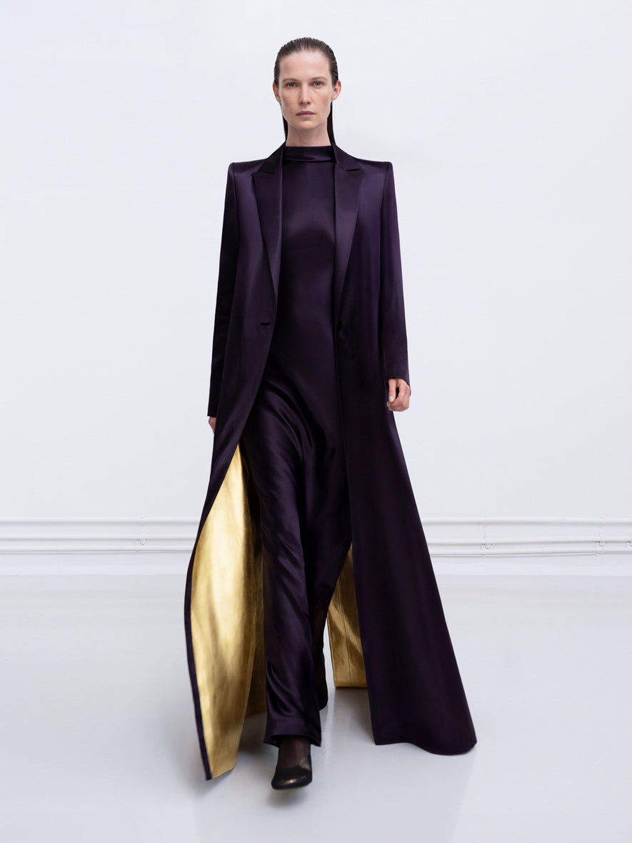 SPACE FOR A SECRET COAT